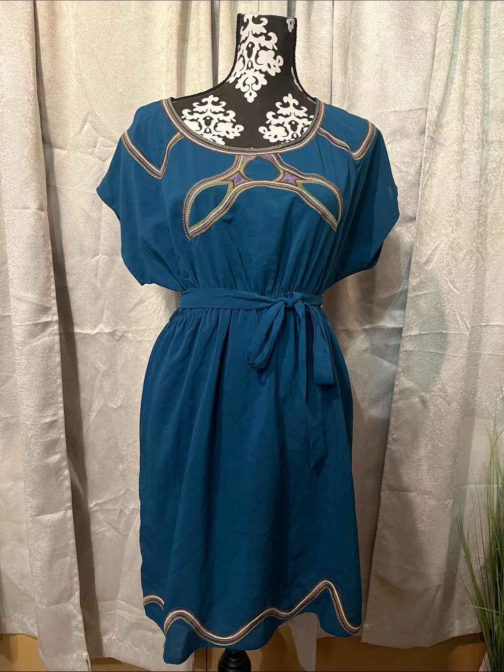 Hot and delicious size M  Tie-Waist Women's Dress